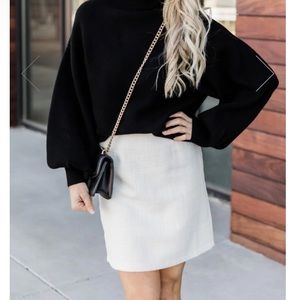 Pink lily white tweed skirt size small brand new